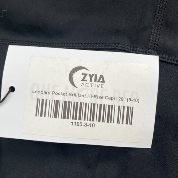 Zyia Leopard Pocket Brilliant Hi-Rise Capri 20” - Picture 3 of 3